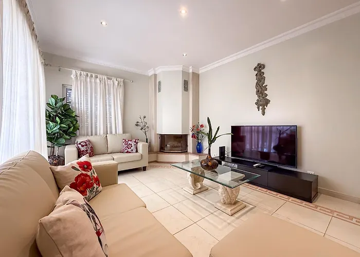 Luxury Pescadinha Near Beach, Villa Albufeira