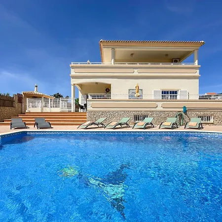 Luxury Pescadinha Near Beach, فيلة *