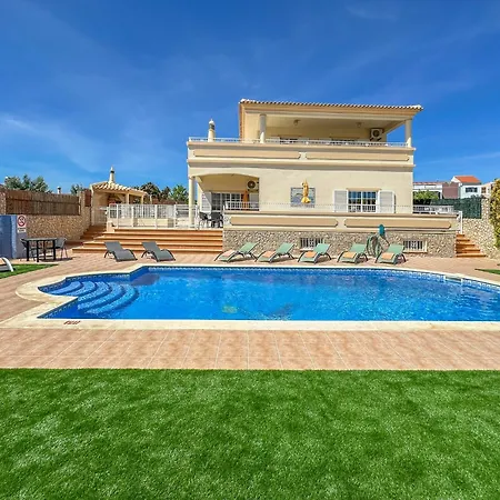 Luxury Pescadinha Near Beach, فيلة